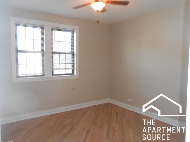 Building Photo - 894 Green Bay Rd