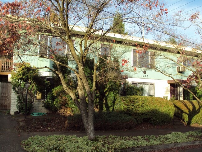 Building Photo - 1227 NE 27th ave