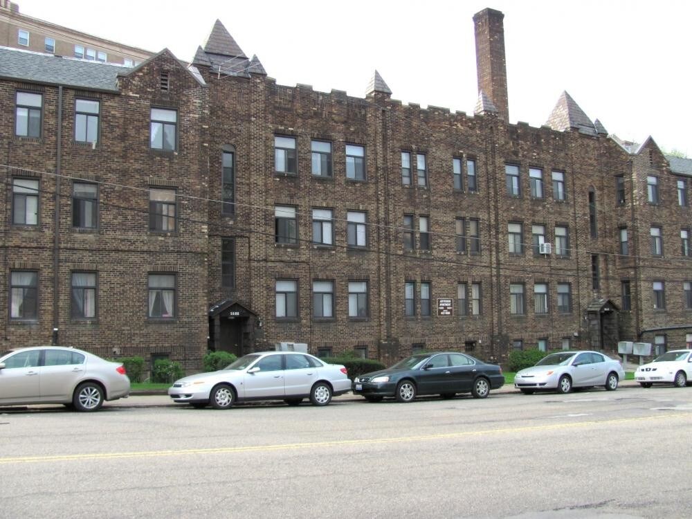 Primary Photo - 5660 Forward Ave