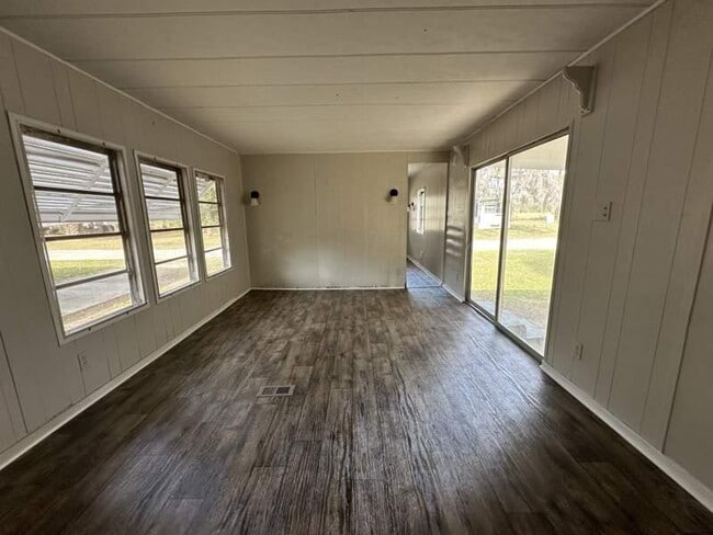 Building Photo - 130 S Suncoast Blvd