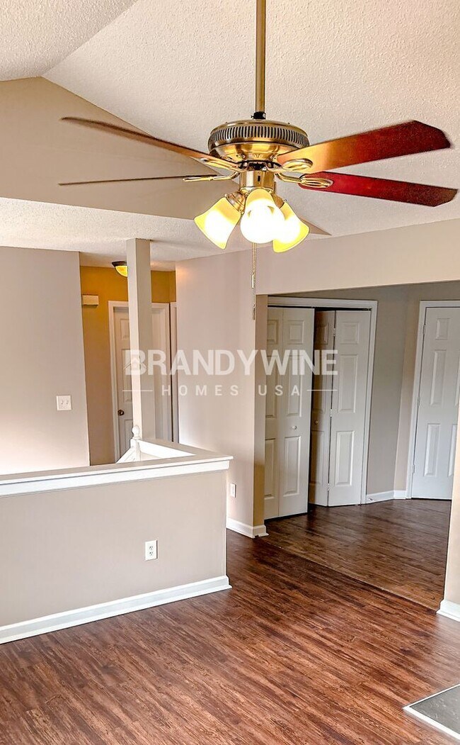 Building Photo - Beautiful and Spacious 4BR! Amazing views!...