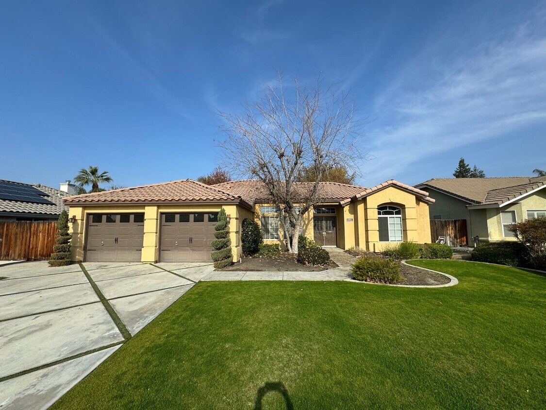 Foto principal - Beautiful Southwest home!