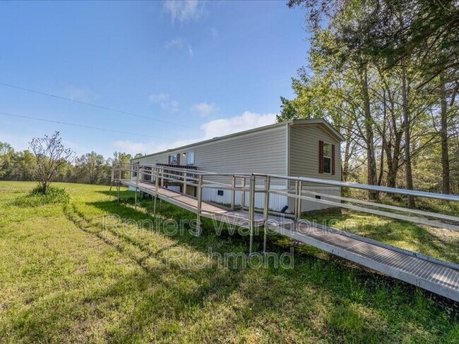 Building Photo - 3121 Military Rd