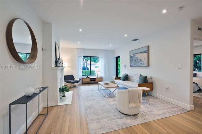 Building Photo - 360 NE 87th St