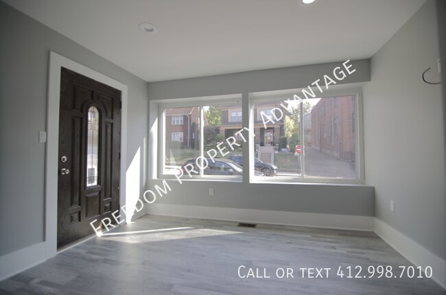 Building Photo - 431 E 10th Ave