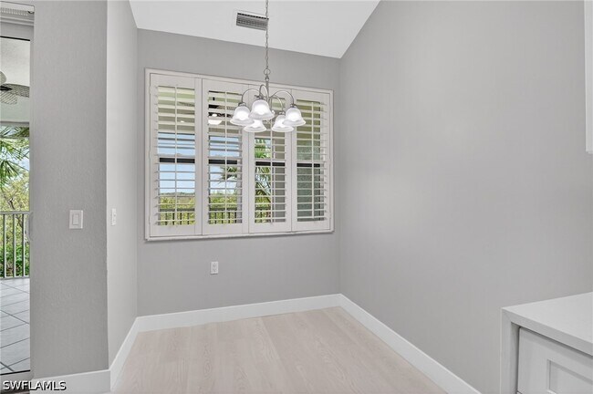 Foto del edificio - 4655 Hawks Nest Way