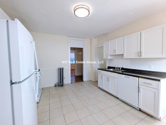 Building Photo - 8 Barrows St