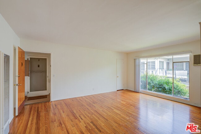 Building Photo - 1055 S Wooster St