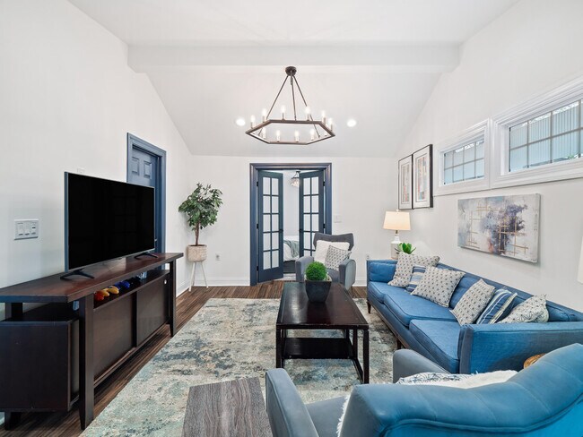 Foto del edificio - 6008 W Clinton Ave