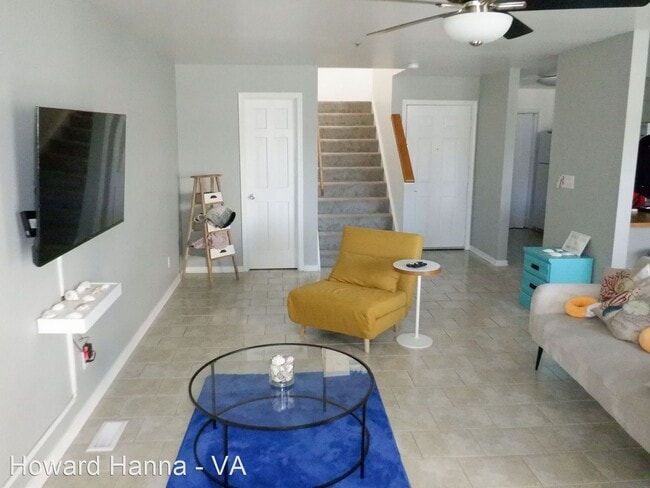 Building Photo - 3 br, 3.5 bath House - 215 4th Street
