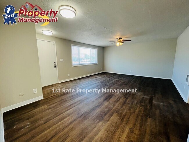 Building Photo - *FALL SPECIAL!* Walking distance to BSU!! ...
