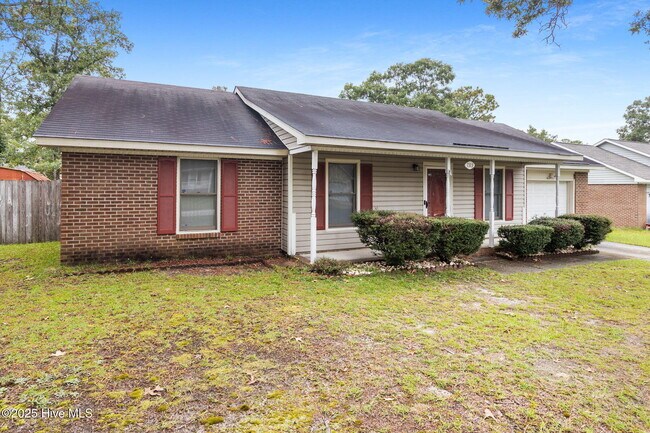 Foto del edificio - 7313 Pebblebrook Dr