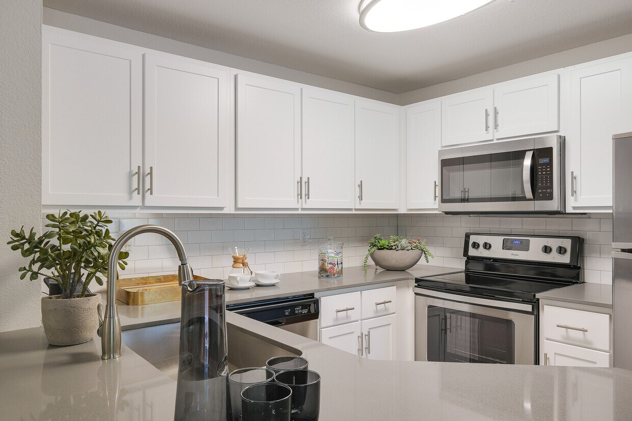 Centro Apartments 3009 NE Overlook Dr Hillsboro, OR