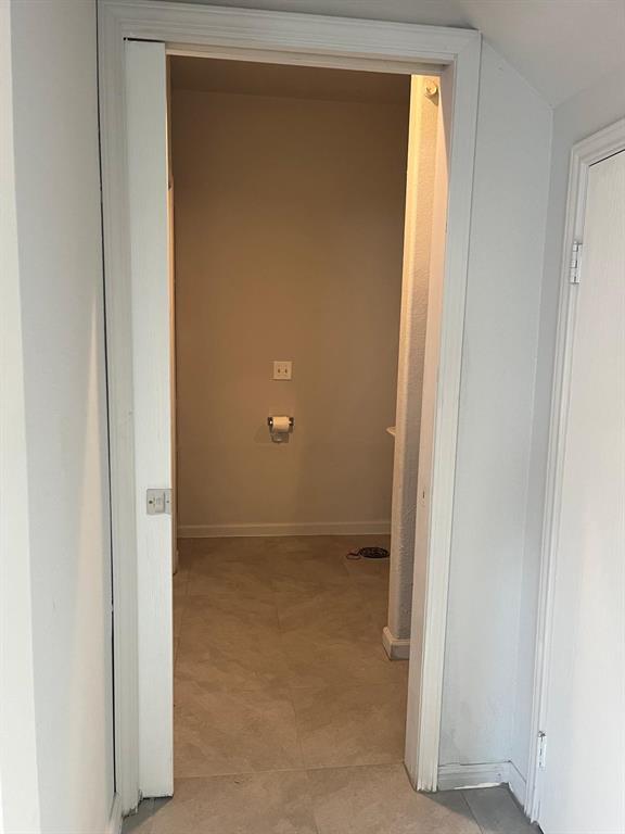 Building Photo - 7504 Lazy Creek Dr