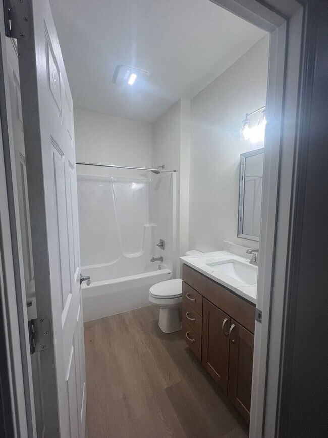 Foto del edificio - 2 Bedroom Duplex