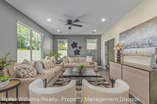 Foto del edificio - 5 br, 3.5 bath House - 32934 N Cherry Cree...