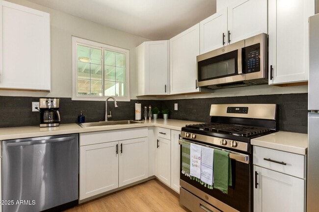 Building Photo - 4010 N 11th Ave