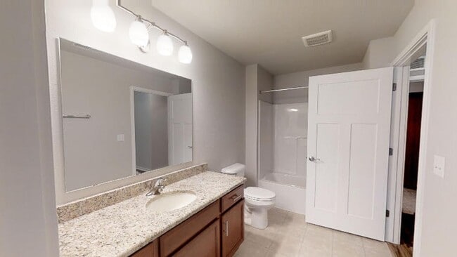 Building Photo - Condo Style Lower 1 Bedroom 1 Bathroom Apartment is Available