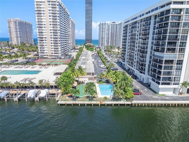 Building Photo - 2001 S Ocean Dr