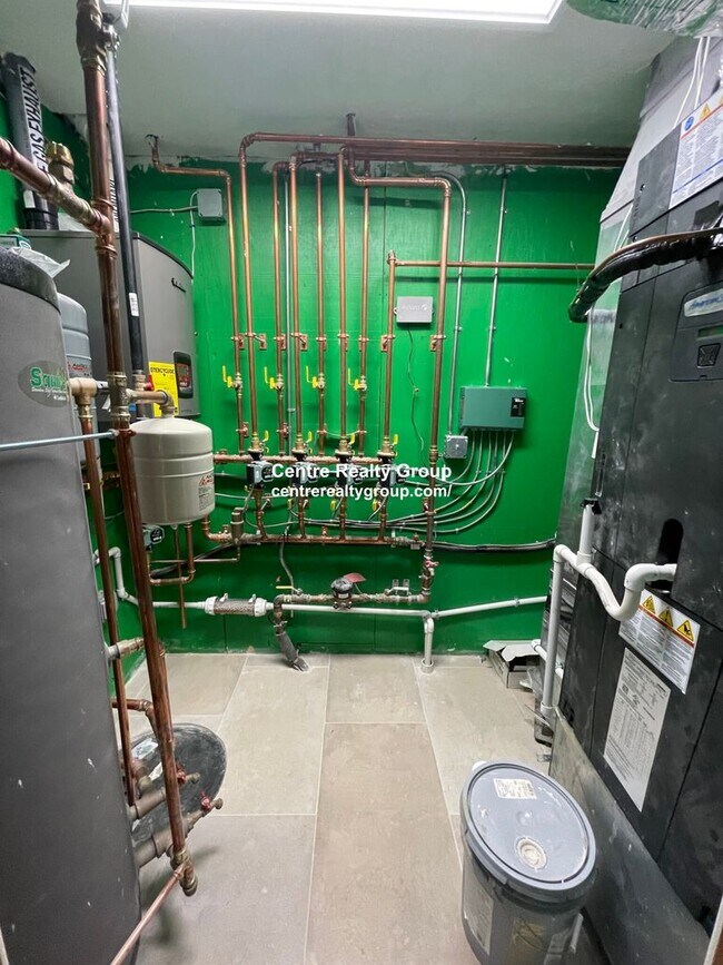 Foto del edificio - Brighton 4 Bed Available 9/1/25