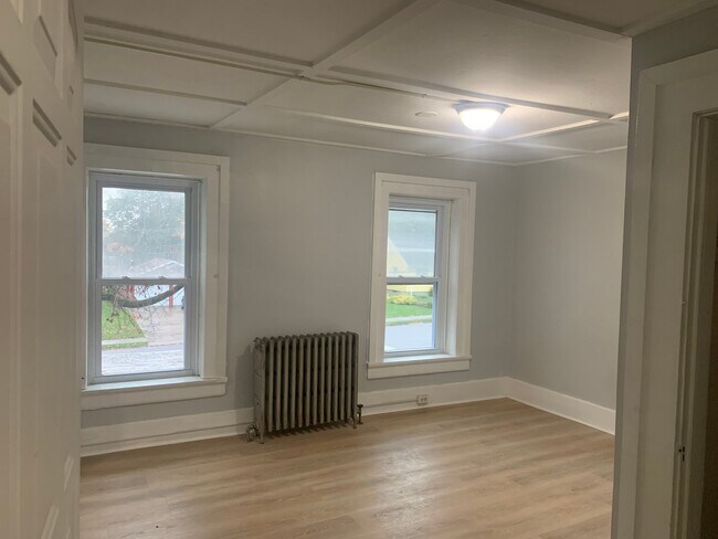 Building Photo - 135 Ontario St