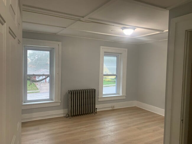 Building Photo - 135 Ontario St