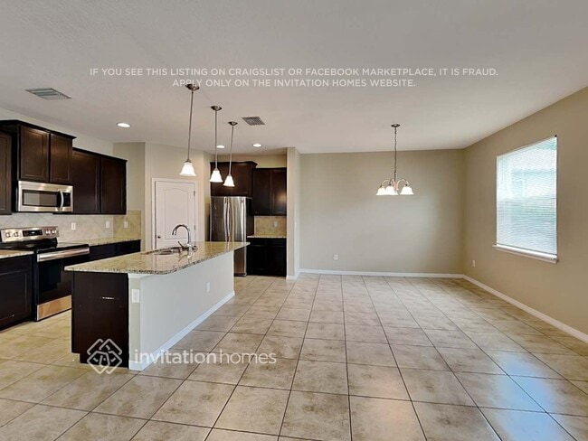 Foto del edificio - 11618 Warren Oaks Pl