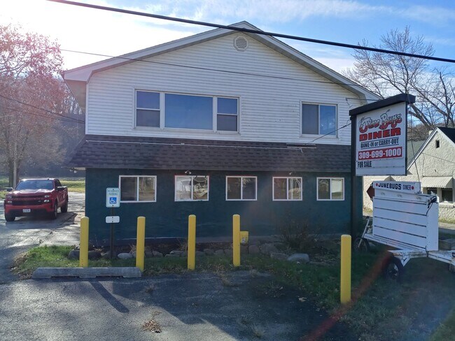 Building Photo - 800 Meadow Ave