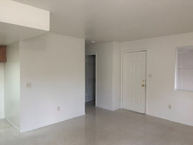 Building Photo - 1736 Inyo St