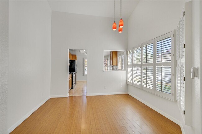 Foto del edificio - 313 Montcliff Ave
