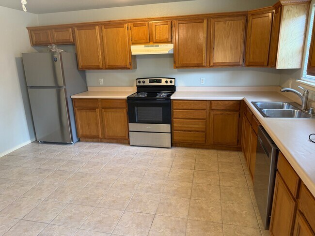 Building Photo - 720 Appleridge Dr