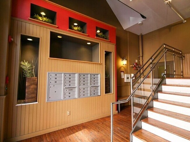 Foto del edificio - 125 W Saratoga St