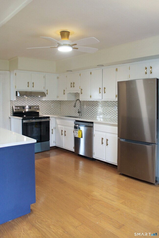 Foto del edificio - 651 Quinnipiac Ave