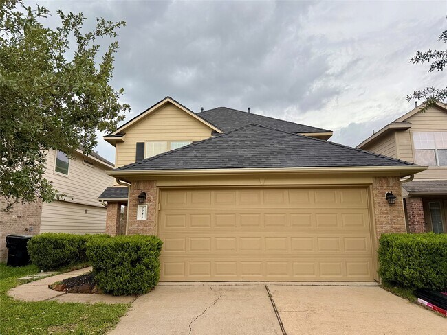 Building Photo - 2042 Nichole Woods Dr