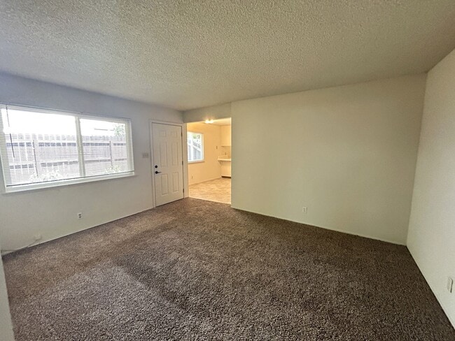 Building Photo - 6421 San Stefano St