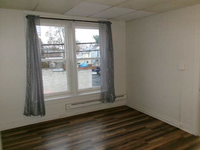 Building Photo - 1015 Lehman St
