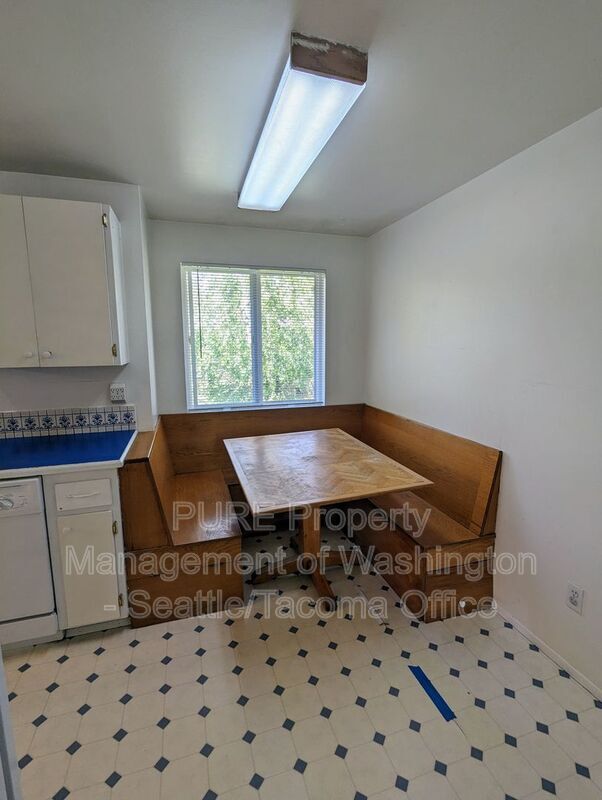 Building Photo - 8813 31st Ave SW