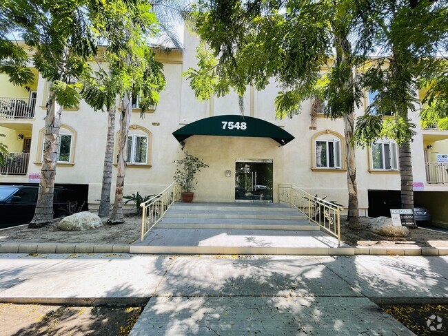 Primary Photo - 7548 Lexington Ave