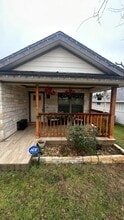 Building Photo - 832 Aspen Ln
