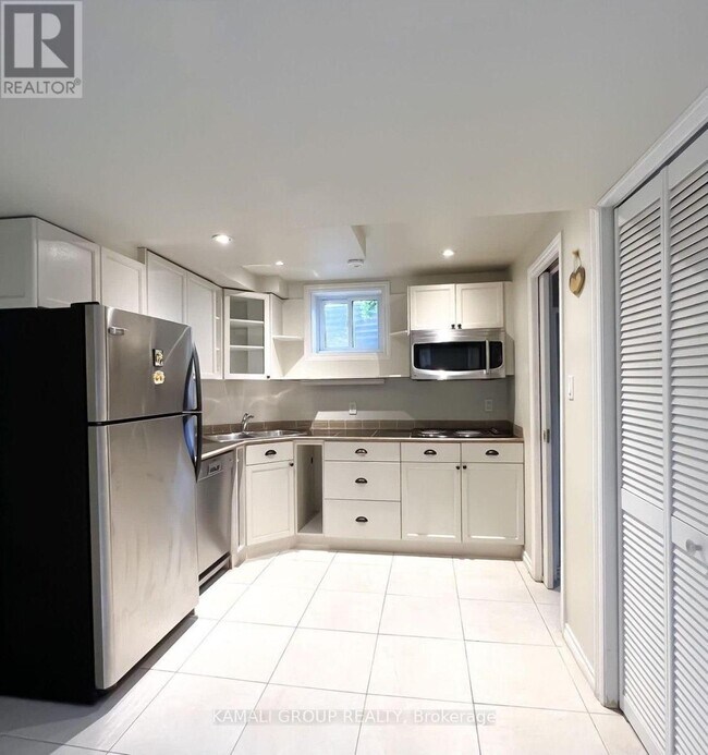 Building Photo - 313 Bronte Rd