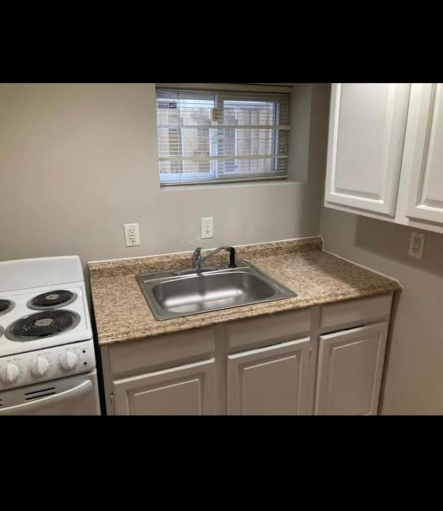 Foto del edificio - 449 Newton Pl NW