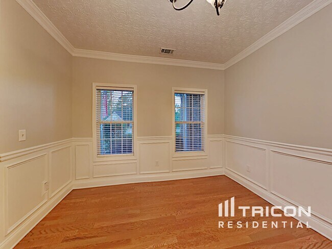 Building Photo - 224 Hedgewood Dr