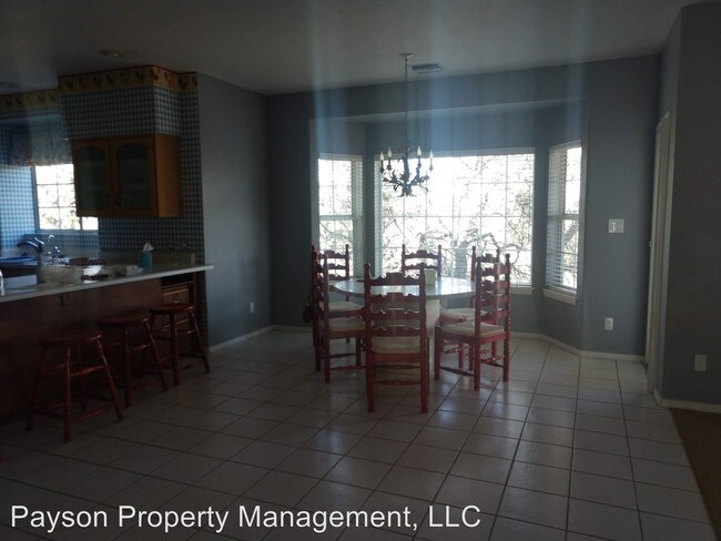 Foto del edificio - 3 br, 2 bath House - 1414 E. CEDAR LN.