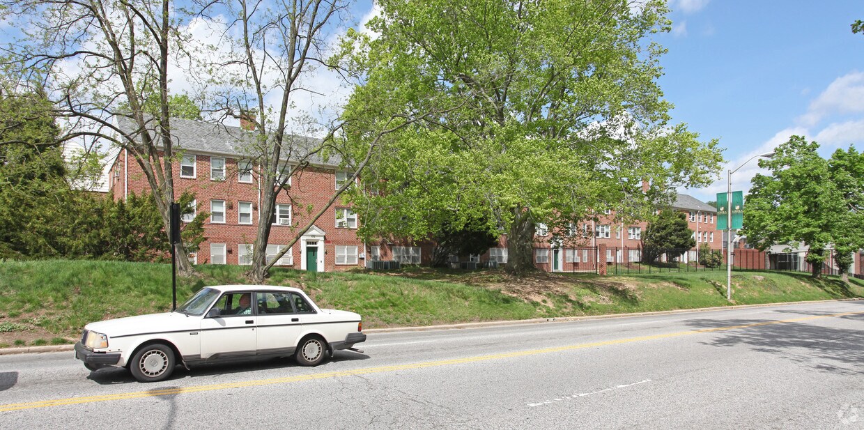 Foto principal - 4500 N Charles st