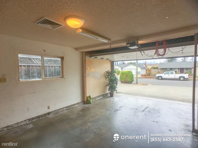 Foto del edificio - 3 br, 2 bath House - 1606 Flower Garden Ln