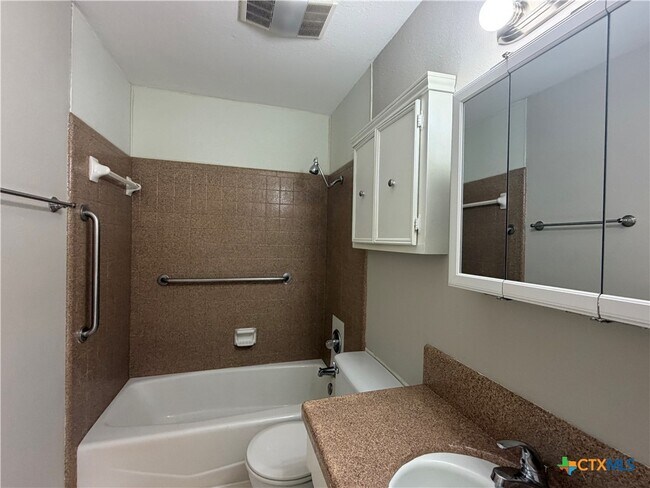 Foto del edificio - 111 Lancelot St