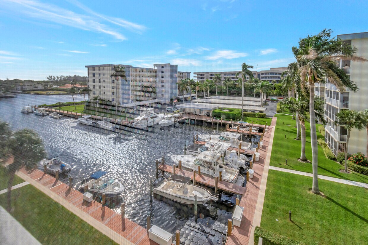 Primary Photo - 1 Harbourside Dr