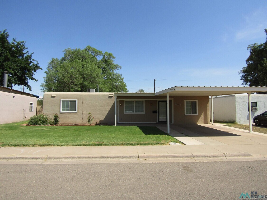 Primary Photo - 1002 W Clayton Ave