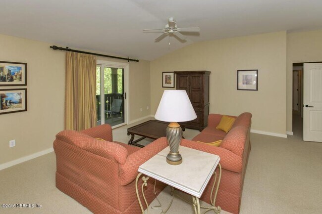 Foto del edificio - 965 Registry Blvd