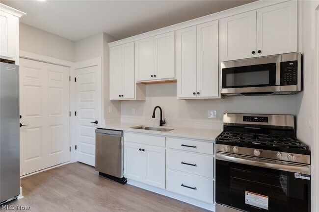 Foto del edificio - 1464 E 123rd St